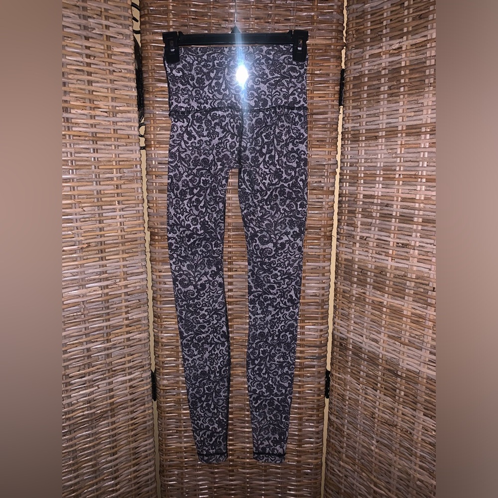#34 Lululemon Wunder Under Pant (Hi-Rise)
Mini Cinder Lace White Black - Sz - Picture 7 of 10